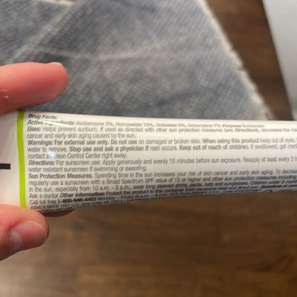 NEW Kiehl's Auto Tone Discoloration & UV Sunscreen Solution 1.4 fl oz - Picture 7 of 7